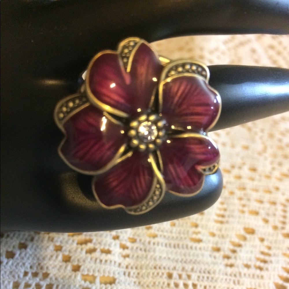 Retired Avon Ring Stretch